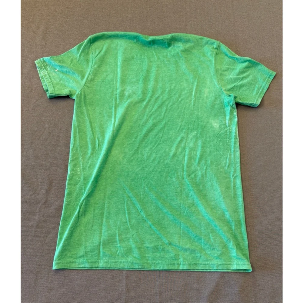 Christmas Tee Size M “Friends” Elf, Home Alone, Clark Griswold, Ralphie, Grinch - Picture 3 of 6